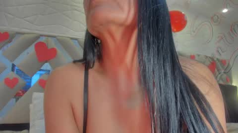 Snapshot of raquel_moore chatting on 02/15/25, 08:11 Raquel Moore online show from 02/15/25, 08:11