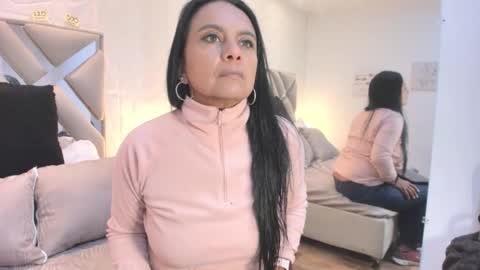 Snapshot of raquel_moore chatting on 09/11/25, 12:27 Raquel Moore online show from 09/11/25, 12:27