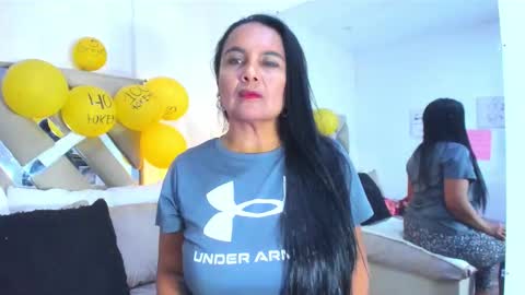 Raquel Moore  online show from 12/17/25, 04:35