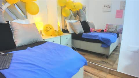 Raquel Moore  online show from 12/20/25, 04:25