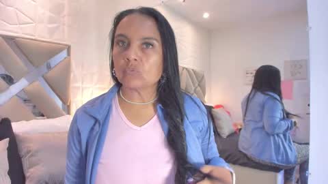 Raquel Moore  online show from 03/15/26, 01:06