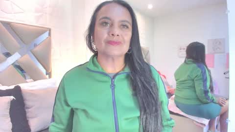 Raquel Moore  online show from 03/23/26, 05:06