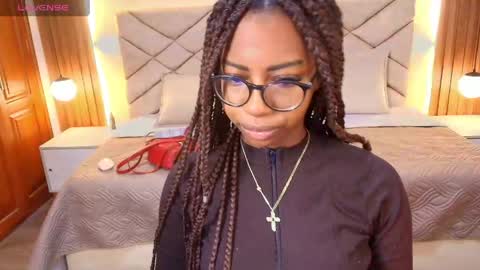 Snapshot of raqueljones_ chatting on 04/25/26, 11:57 Raquel online show from 04/25/26, 11:57
