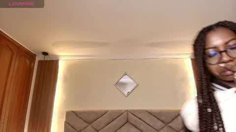 Snapshot of raqueljones_ chatting on 05/05/26, 12:13 Raquel online show from 05/05/26, 12:13