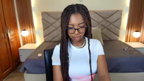 Snapshot of raqueljones_ chatting on 05/16/26, 12:15 Raquel online show from 05/16/26, 12:15