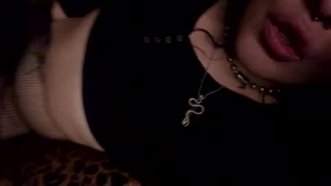 Snapshot of rattlesnakebitch chatting on 05/02/26, 10:09 Rattlesnake Bitch 666 online show from 05/02/26, 10:09