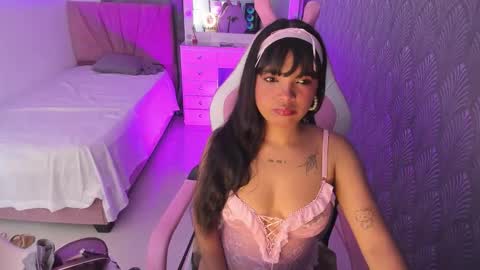 Snapshot of ravanne1 chatting on 03/04/26, 12:55 Rave online show from 03/04/26, 12:55