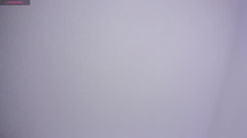 Snapshot of raven__white1 chatting on 02/18/25, 01:43 Raven online show from 02/18/25, 01:43