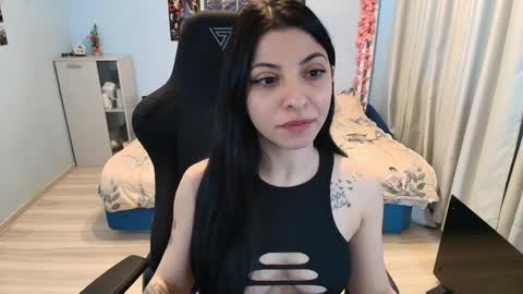 raven_haired_goddess online show from 04/06/26, 07:53