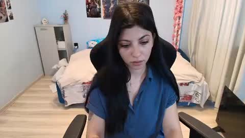 Snapshot of raven_haired_goddess chatting on 06/21/26, 09:23 raven_haired_goddess online show from 06/21/26, 09:23