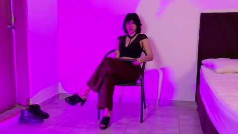 Snapshot of raven_oa chatting on 04/21/26, 11:27 online show from 04/21/26, 11:27