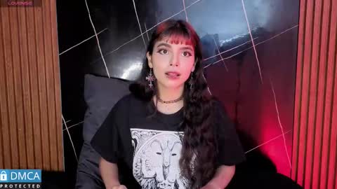 raven_rox_ online show from 11/24/25, 03:39