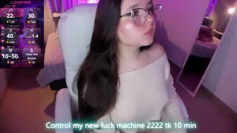 Snapshot of raven_sweeteyes chatting on 08/03/26, 02:32 Raven online show from 08/03/26, 02:32