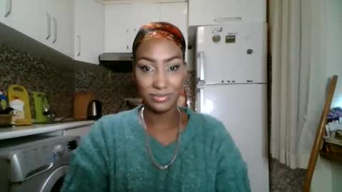 Snapshot of ravenbby chatting on 05/06/26, 07:46 ravenbby online show from 05/06/26, 07:46