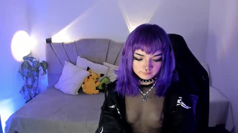 ravencollen online show from 11/18/25, 12:31