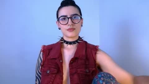 ravendarkness_ online show from 05/07/26, 12:38