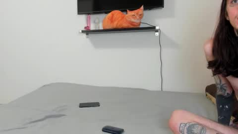 Snapshot of raveneusbiter chatting on 02/16/26, 09:33 Raveneusbiter online show from 02/16/26, 09:33