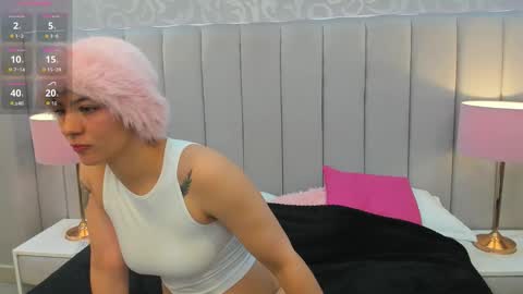 Snapshot of ravenfox_ chatting on 02/19/26, 03:24 Ravenfox online show from 02/19/26, 03:24