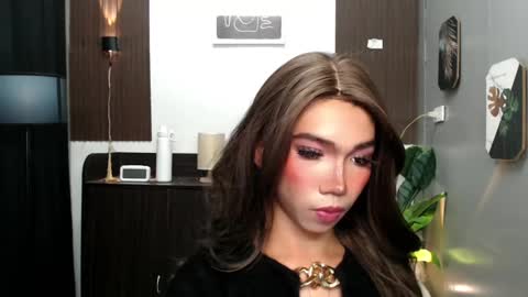 ravennaxx online show from 02/22/25, 07:47