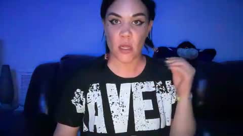 Snapshot of ravenrayyy chatting on 06/22/26, 04:20 Raven Ray online show from 06/22/26, 04:20