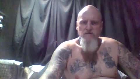 ravens18816981 online show from 12/18/25, 07:47