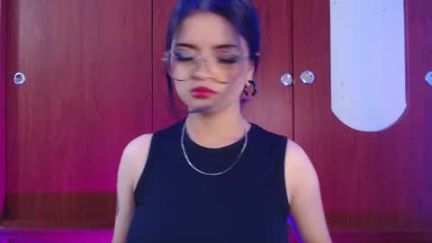 Snapshot of raventh_ chatting on 04/26/26, 11:30 raventh_ online show from 04/26/26, 11:30