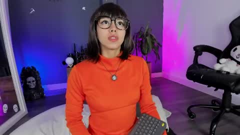 Snapshot of ravenwitch_ chatting on 06/29/26, 05:57 Raven Witch online show from 06/29/26, 05:57