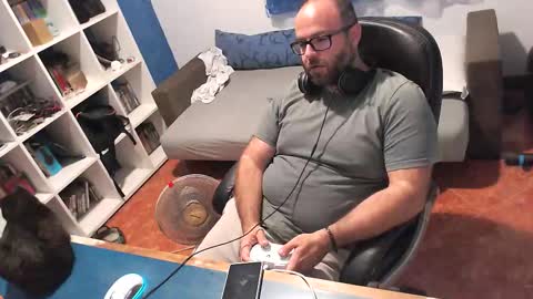 ravingr3d3 online show from 10/01/25, 08:48