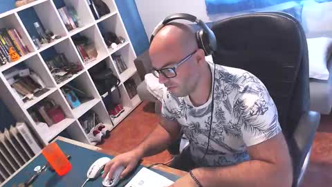 ravingr3d3 online show from 10/10/25, 08:13