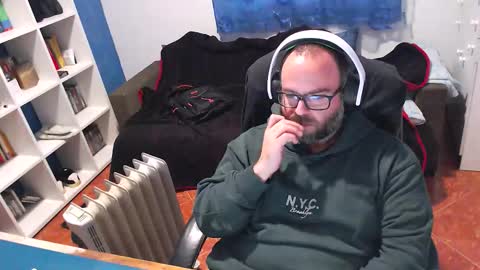 ravingr3d3 online show from 12/15/25, 02:54