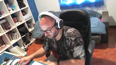 ravingr3d3 online show from 04/21/26, 08:20