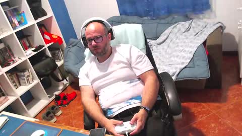 ravingr3d3 online show from 05/12/26, 08:50