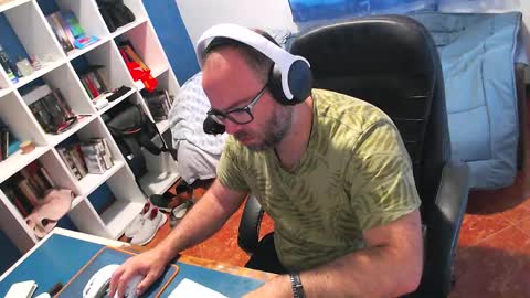 ravingr3d3 online show from 05/19/26, 07:58