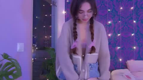 Snapshot of rawdare chatting on 11/14/25, 04:38 Lillian online show from 11/14/25, 04:38