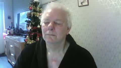 Snapshot of ray47 chatting on 12/28/24, 09:31 ray47 online show from 12/28/24, 09:31