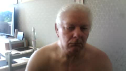 Snapshot of ray477 chatting on 08/04/26, 08:28 ray477 online show from 08/04/26, 08:28