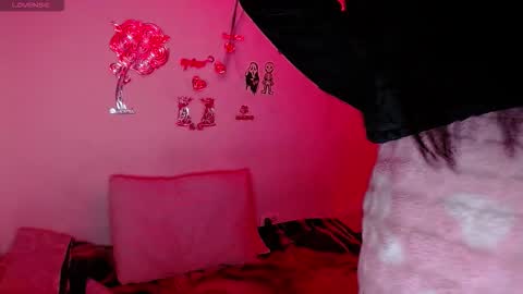 Snapshot of ray_naomi chatting on 01/14/26, 01:44 ask us online show from 01/14/26, 01:44