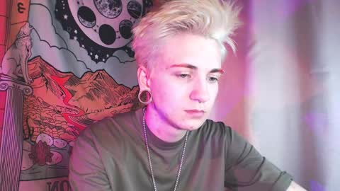 Snapshot of ray_taylorr chatting on 03/27/26, 06:51 Ray online show from 03/27/26, 06:51