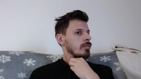 Snapshot of rayann27 chatting on 12/15/24, 12:17 rayan online show from 12/15/24, 12:17