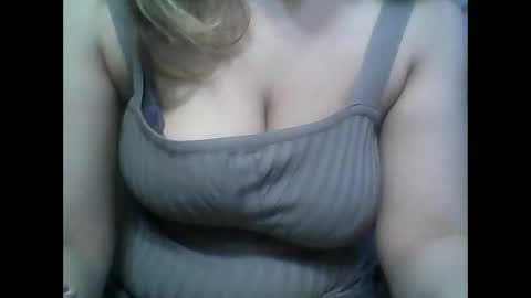 Snapshot of rayday_ chatting on 12/20/24, 08:28 rayday_ online show from 12/20/24, 08:28