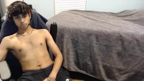 Snapshot of raymondg8596 chatting on 02/25/25, 03:42 raymondg8596 online show from 02/25/25, 03:42