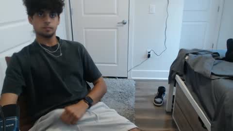 Snapshot of raymondg8596 chatting on 09/18/25, 07:38 raymondg8596 online show from 09/18/25, 07:38