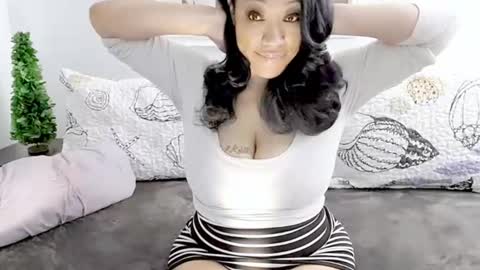 Snapshot of rayne_woods chatting on 06/23/26, 10:24 rayne woods online show from 06/23/26, 10:24