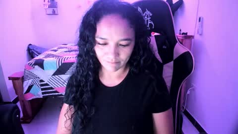 Danna online show from 11/11/25, 01:38