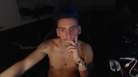 Snapshot of rayzel31 chatting on 11/03/25, 11:59 Rayzel online show from 11/03/25, 11:59