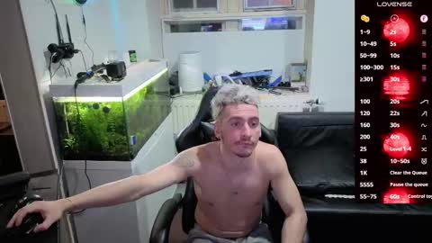 Rayzel online show from 02/17/26, 11:00