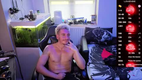 Rayzel online show from 02/23/26, 03:20