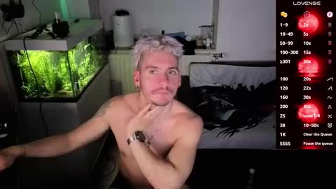 Rayzel online show from 03/15/26, 11:00