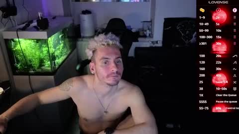 Rayzel online show from 03/18/26, 01:31