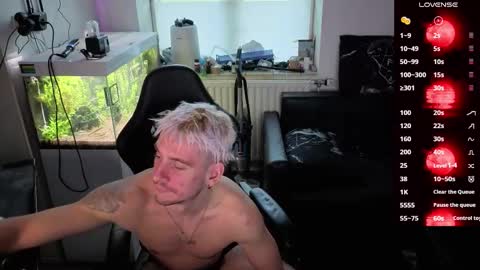 Rayzel online show from 03/25/26, 05:41